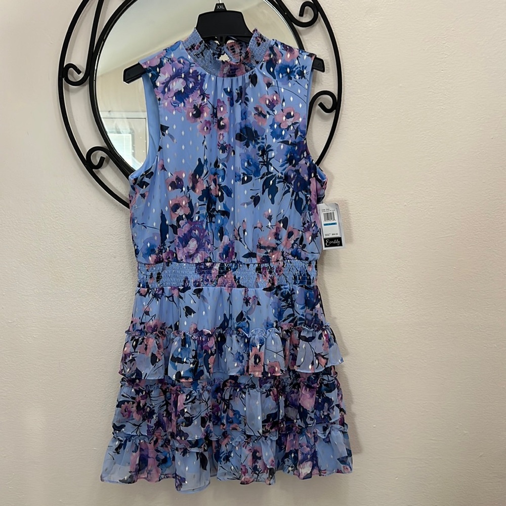 Beautiful flowered dress 💜